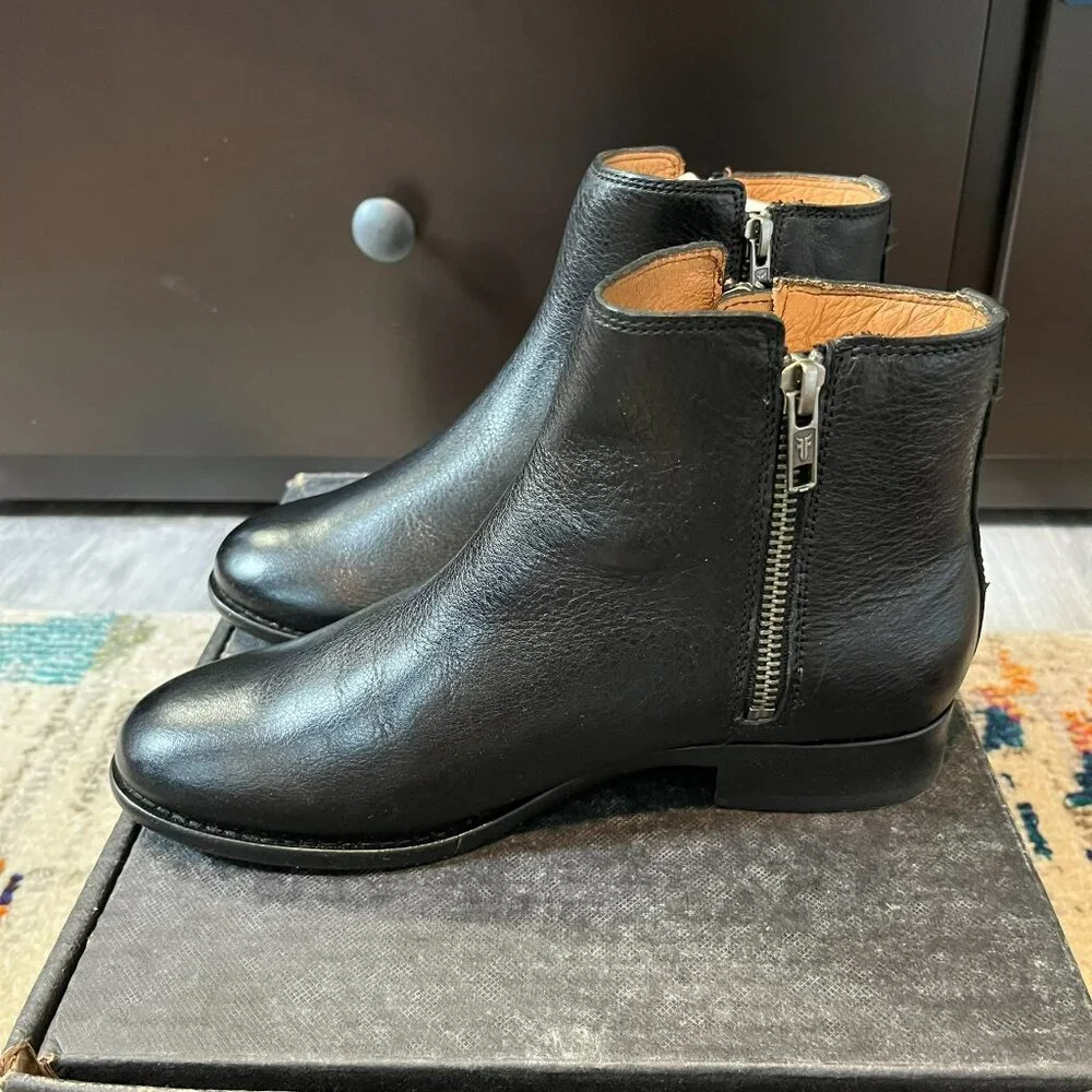 Frye Carly Double Zip Booties Ankle Boots, Black Leather, US 6.5 - New in Box! - Picture 6 of 11